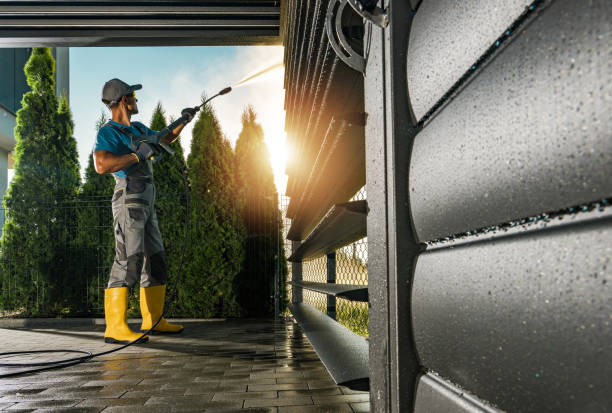 Best Factory Floor Cleaning  in Cresco, IA